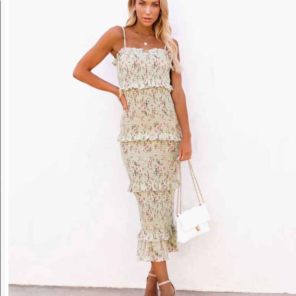 VICI - Be My Guest Floral Smocked Midi Dress - Sage Green, Size M (EUC)
